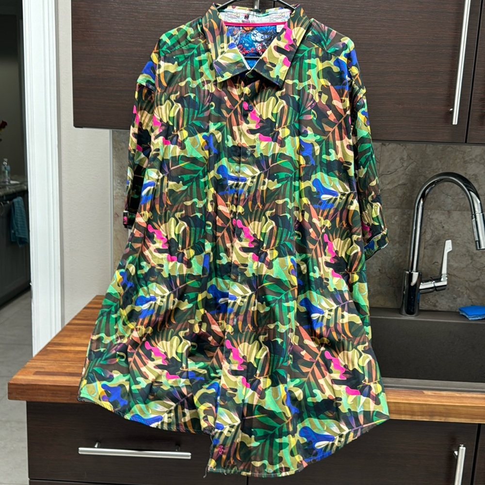 Robert Graham 4xl